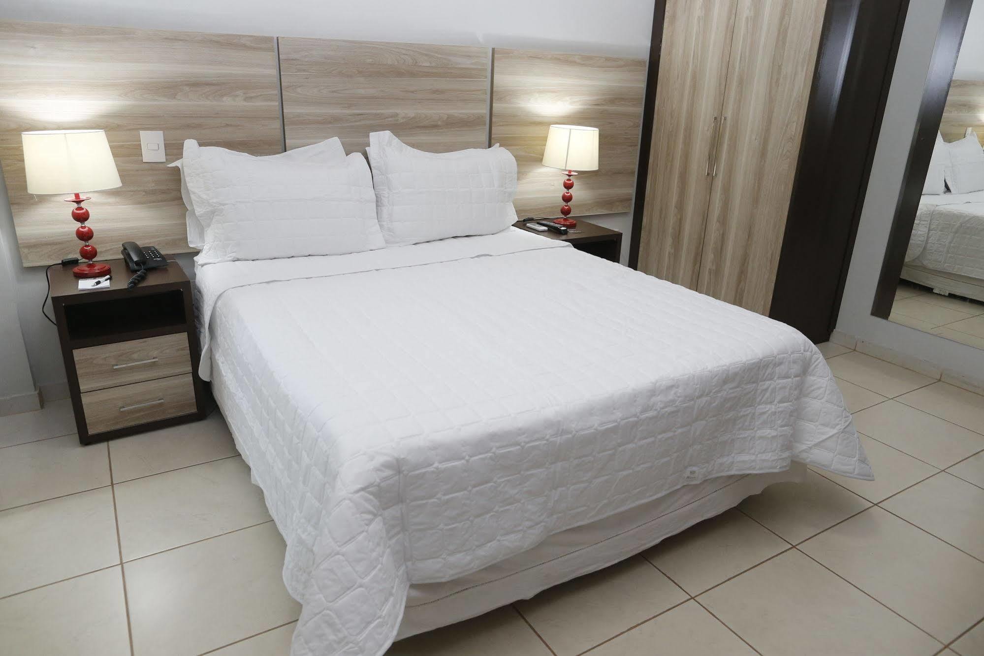 Hotel Eldorado Paracatu Esterno foto